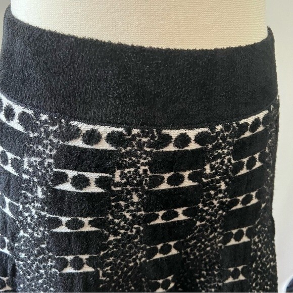 Anthro MOTH Soft Jacquard Dot Striped Black Cream Knit Flare Skater Skirt Small - Picture 4 of 8